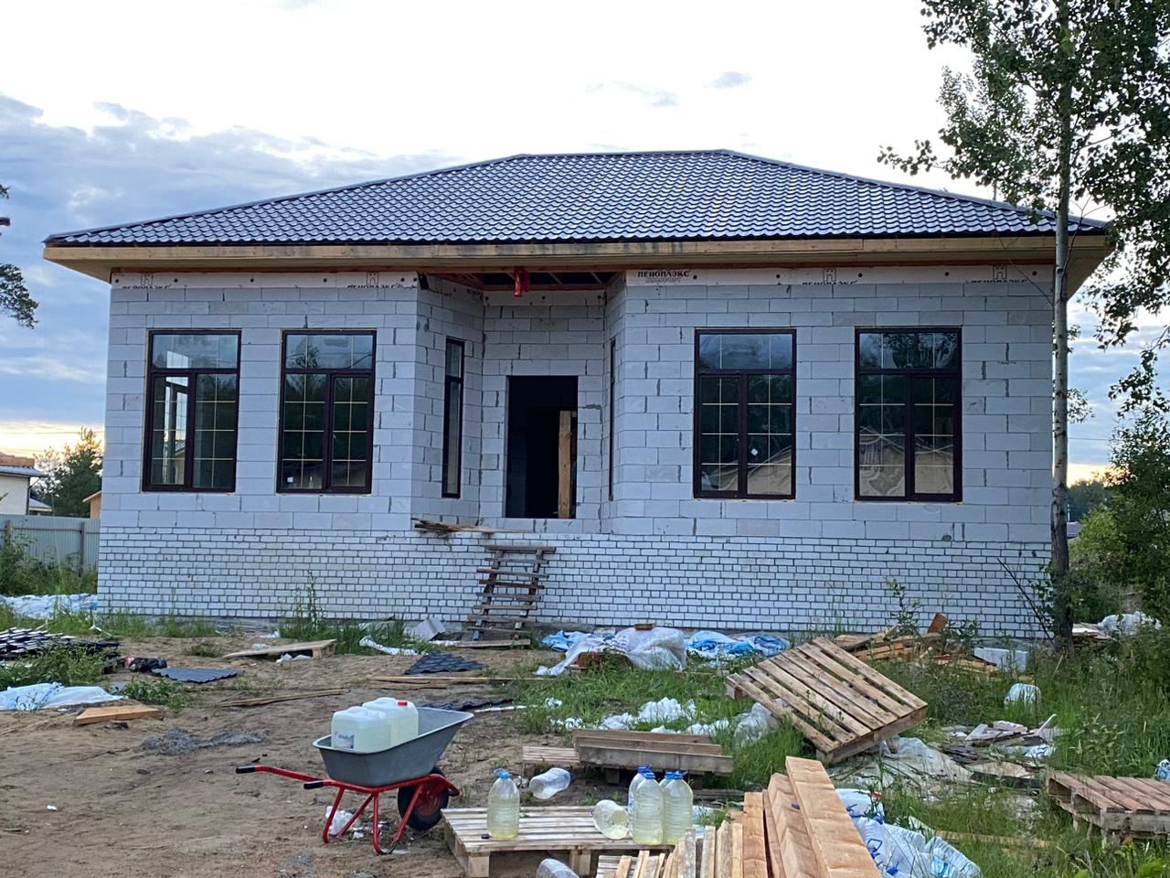 Монтаж шатровой крыши и кровли в Щелково и Московской области